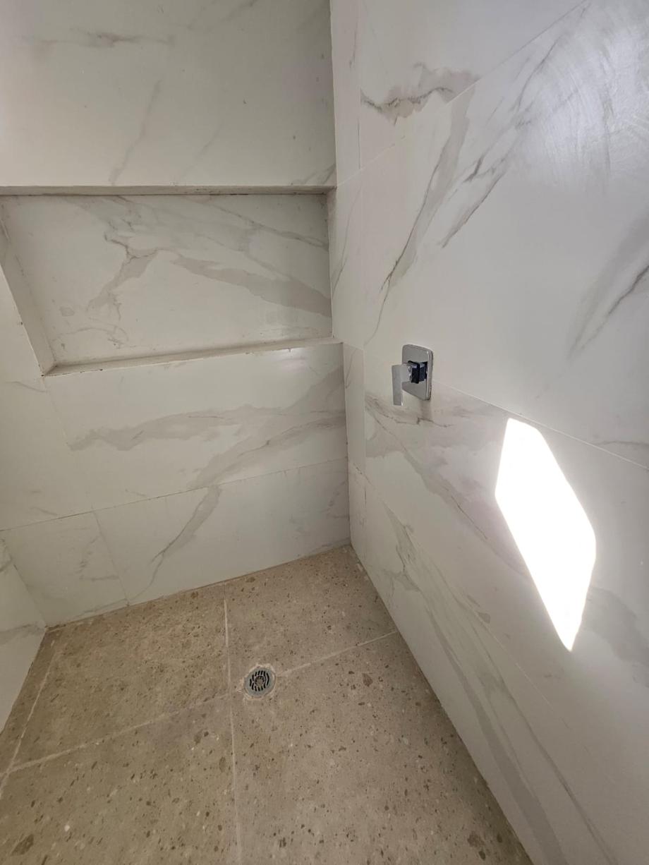 Monterrey, Nuevo León, 64000, Mexico, 6 Bedrooms Bedrooms, ,4 BathroomsBathrooms,Residential,For Sale,1997199