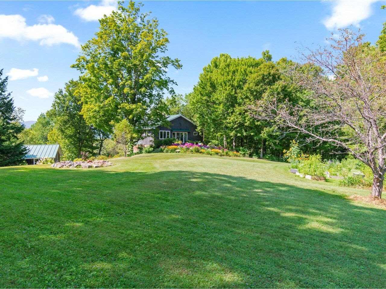 Waterbury, Vermont, 05676, United States, 2 Bedrooms Bedrooms, ,2 BathroomsBathrooms,Residential,For Sale,1938953
