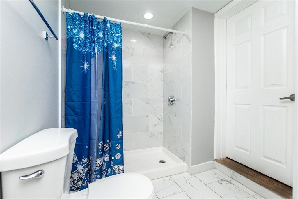 Revere, Massachusetts, 02151, United States, 3 Bedrooms Bedrooms, ,2 BathroomsBathrooms,Residential,For Sale,1942979
