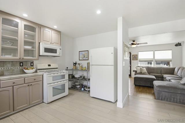 La Mesa, California, 91942, United States, 3 Bedrooms Bedrooms, ,2 BathroomsBathrooms,Residential,For Sale,2002516