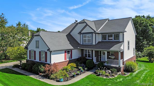 Wixom, Michigan, 48393, United States, 5 Bedrooms Bedrooms, ,4 BathroomsBathrooms,Residential,For Sale,1930783