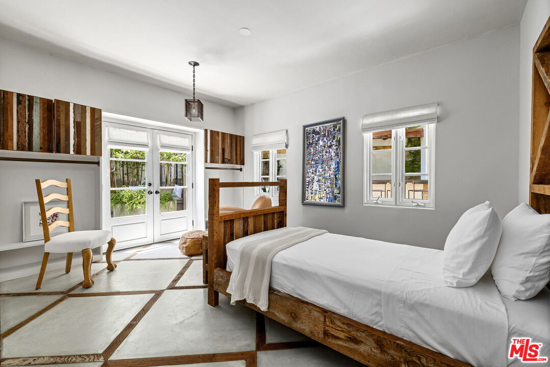 Los Angeles, California, 90069, United States, 4 Bedrooms Bedrooms, ,4 BathroomsBathrooms,Residential,For Sale,1911596
