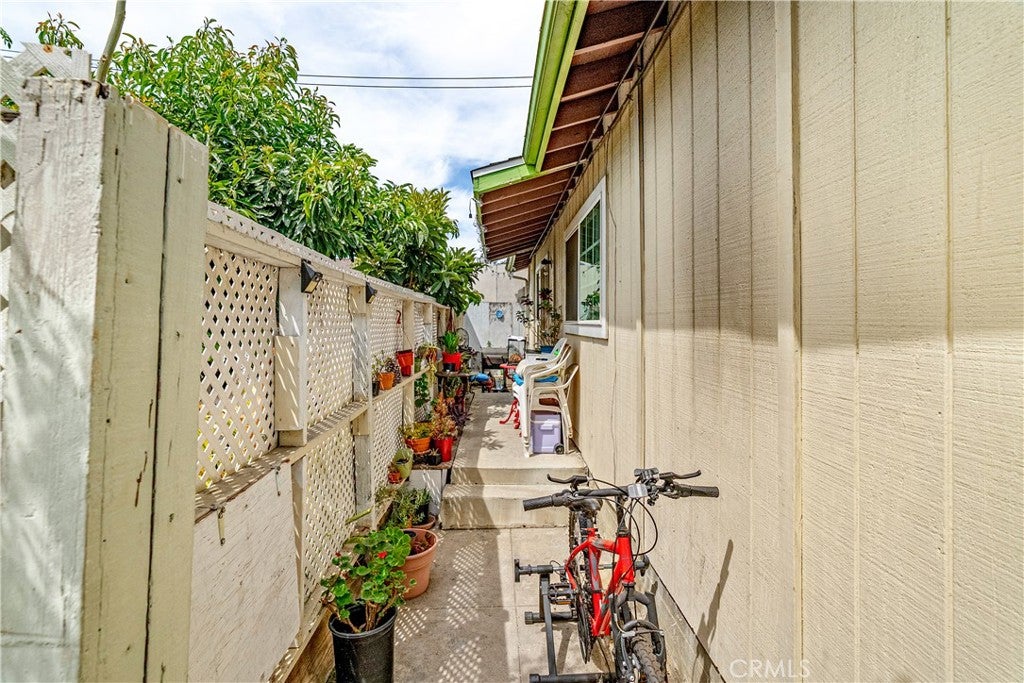 Los Angeles, California, 90032, United States, 3 Bedrooms Bedrooms, ,1 BathroomBathrooms,Residential,For Sale,1923092