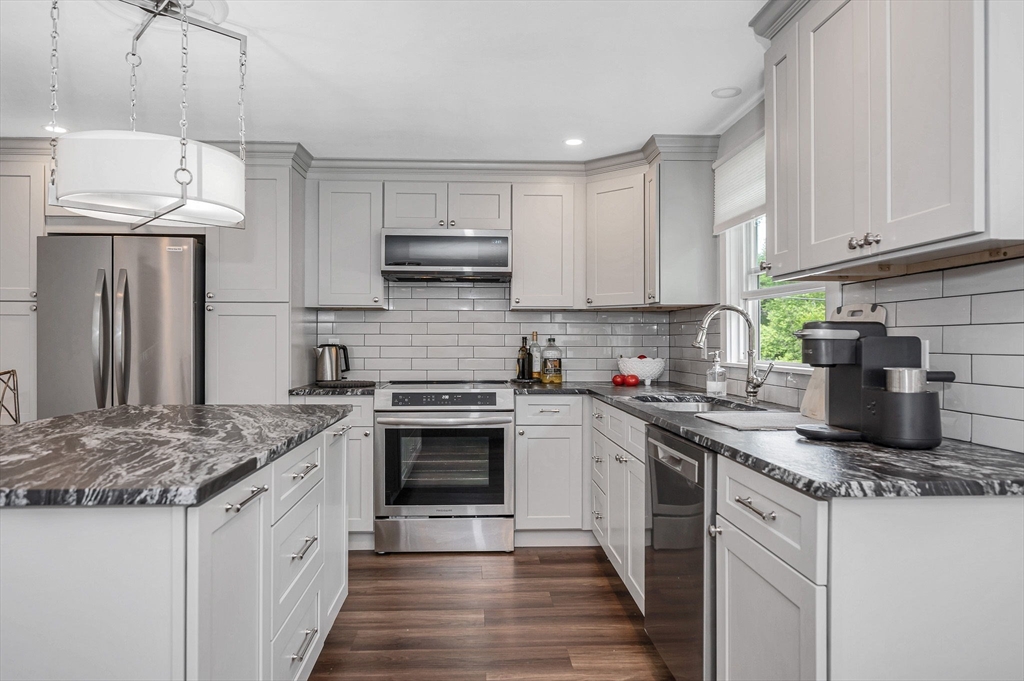 Groveland, Massachusetts, 01834, United States, 5 Bedrooms Bedrooms, ,3 BathroomsBathrooms,Residential,For Sale,1909322