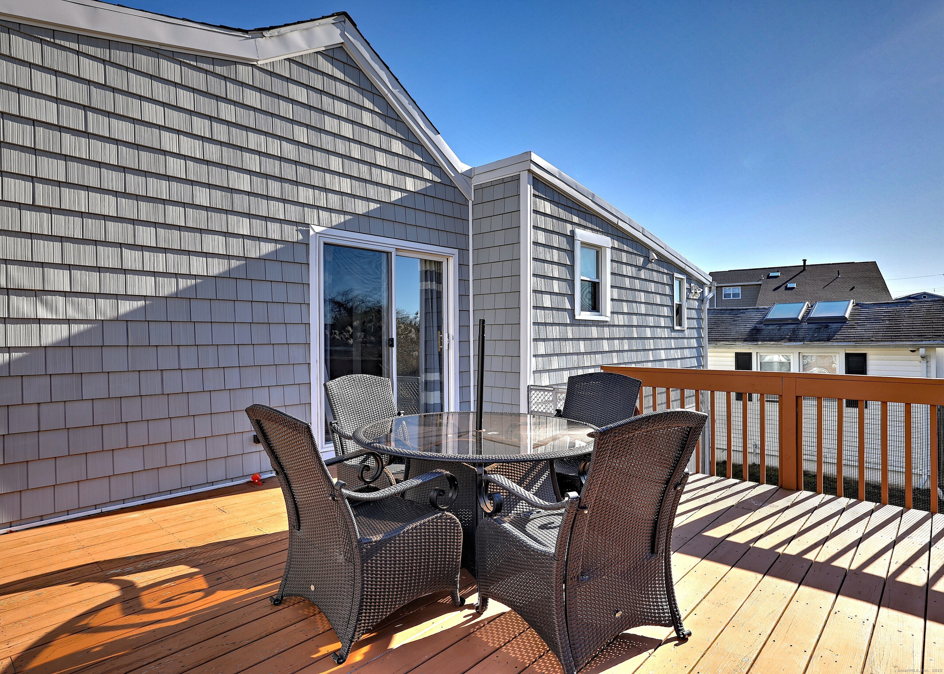 East Haven, Connecticut, 06512, United States, 3 Bedrooms Bedrooms, ,2 BathroomsBathrooms,Residential,For Sale,2001718