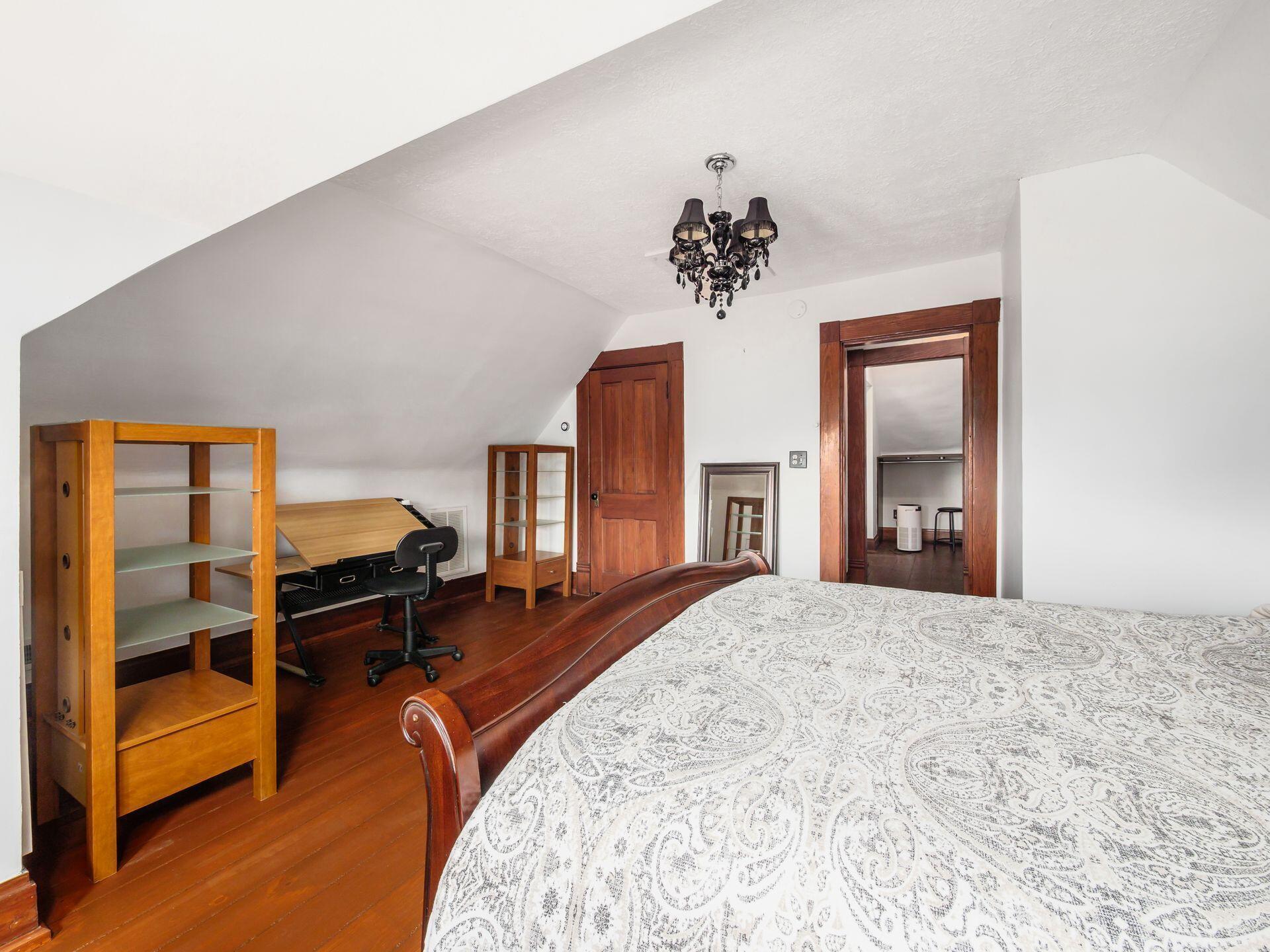 Columbus, Ohio, 43201, United States, 3 Bedrooms Bedrooms, ,4 BathroomsBathrooms,Residential,For Sale,1858166