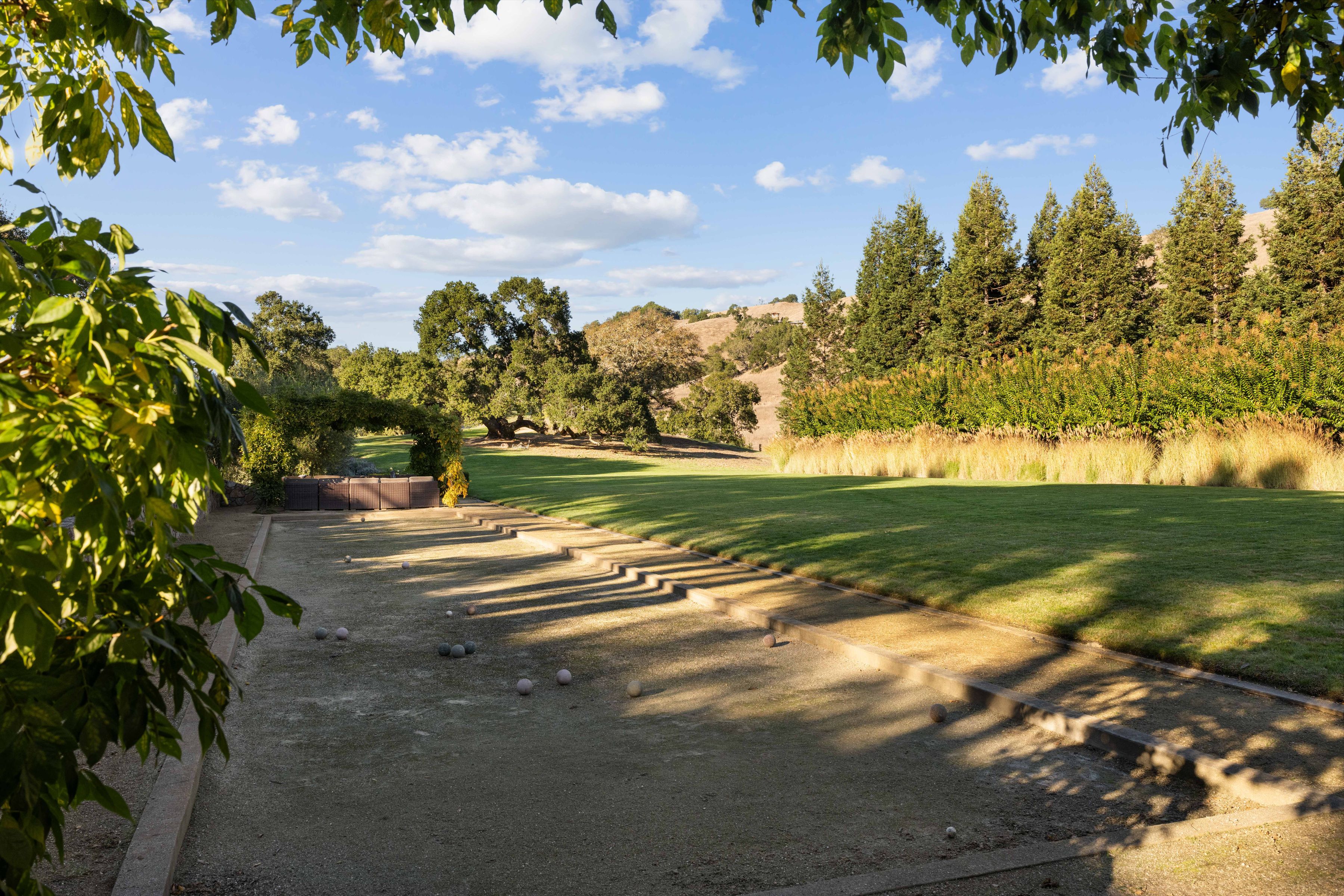  4575 Lovall Valley Loop Road - 物件實景