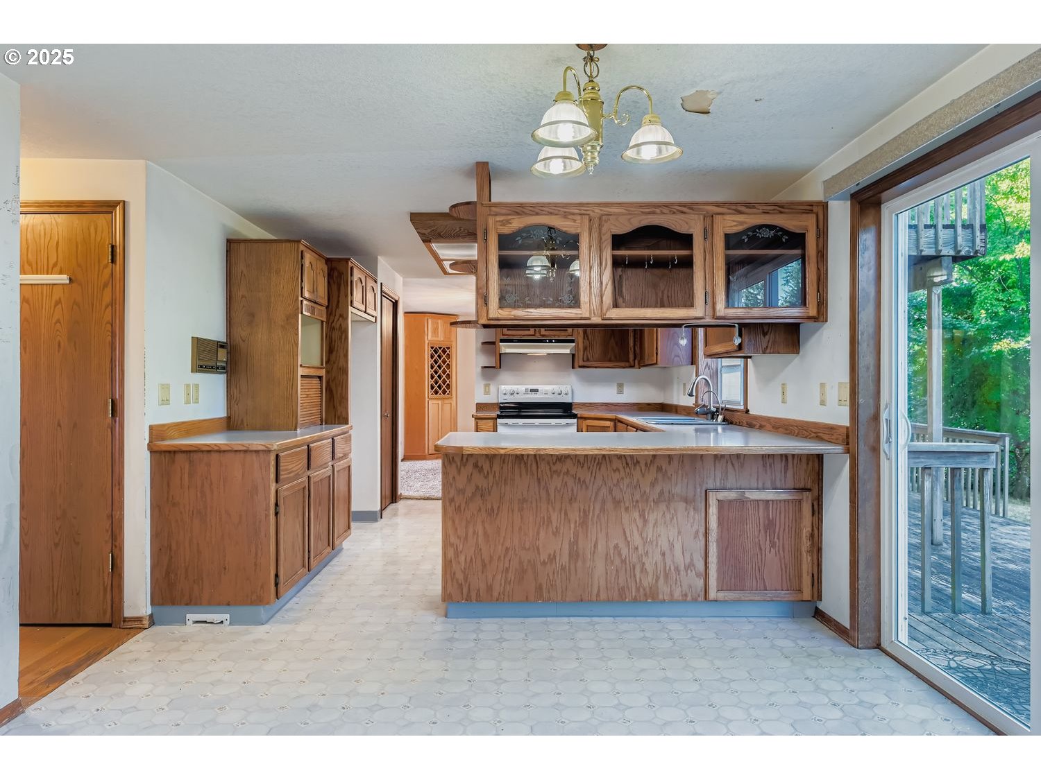 Oregoncity, Oregon, 97045, United States, 4 Bedrooms Bedrooms, ,3 BathroomsBathrooms,Residential,For Sale,1982057