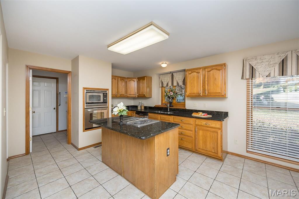 Chesterfield, Missouri, 63005, United States, 4 Bedrooms Bedrooms, ,3 BathroomsBathrooms,Residential,For Sale,1989616