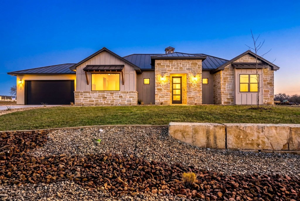 Kerrville, Texas, 78028, United States, 3 Bedrooms Bedrooms, ,3 BathroomsBathrooms,Residential,For Sale,2025103