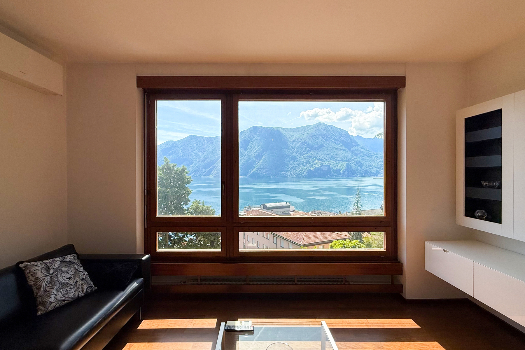  A pied-à-terre in central Lugano with commanding views - 物件實景