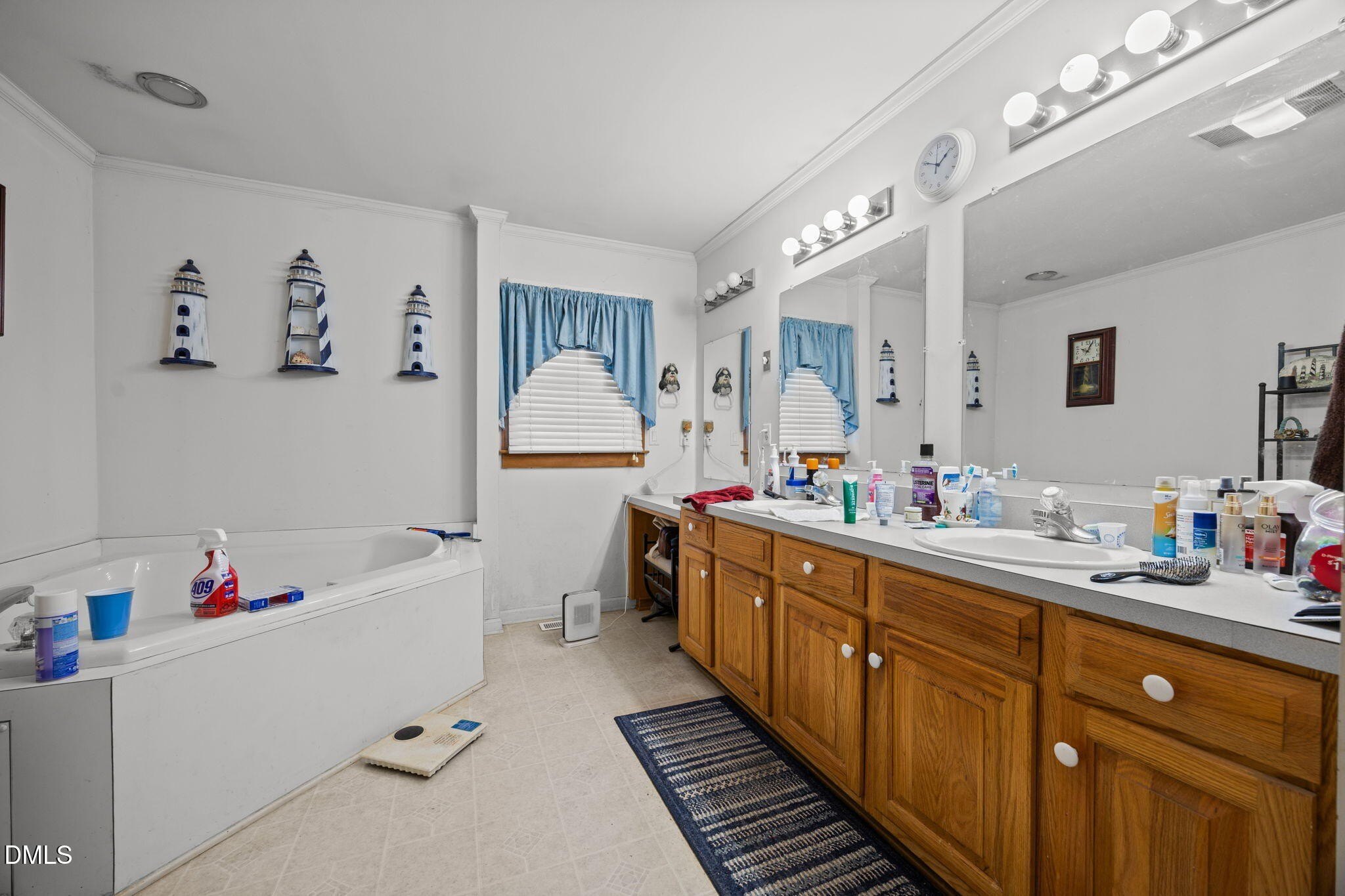 Chapel Hill, North Carolina, 27516, United States, 3 Bedrooms Bedrooms, ,2 BathroomsBathrooms,Residential,For Sale,2010993