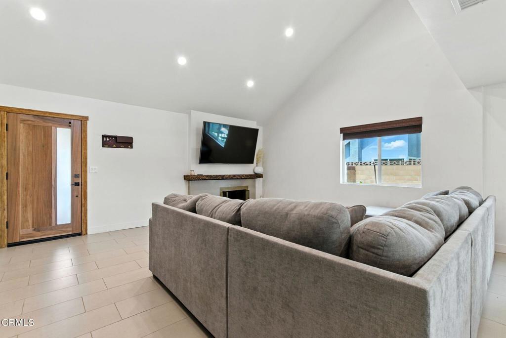 Lancaster, California, 93535, United States, 5 Bedrooms Bedrooms, ,3 BathroomsBathrooms,Residential,For Sale,1984972