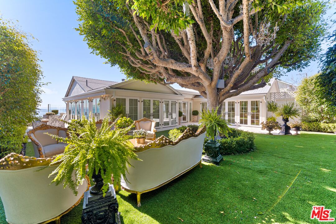 Malibu, California, 90265, United States, 3 Bedrooms Bedrooms, ,3 BathroomsBathrooms,Residential,For Sale,1989426