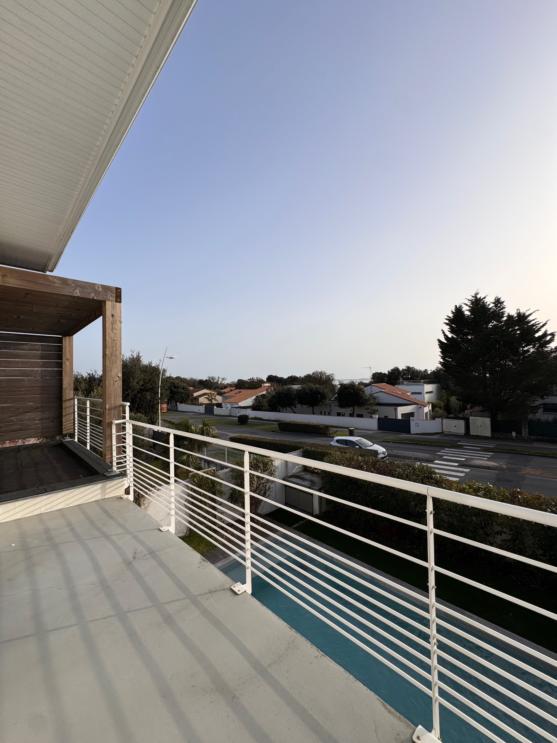  Vaux-sur-Mer – Beautifully Renovated Contemporary Villa with Sea View Glimpse - 物件實景