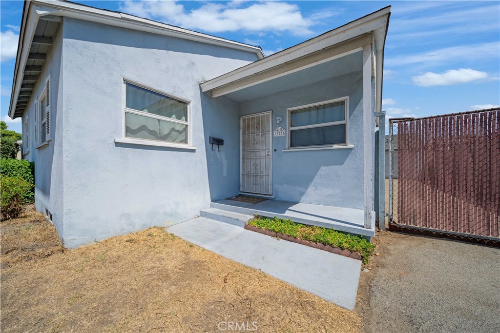 Baldwin Park, California, 91706, United States, 2 Bedrooms Bedrooms, ,1 BathroomBathrooms,Residential,For Sale,1940900