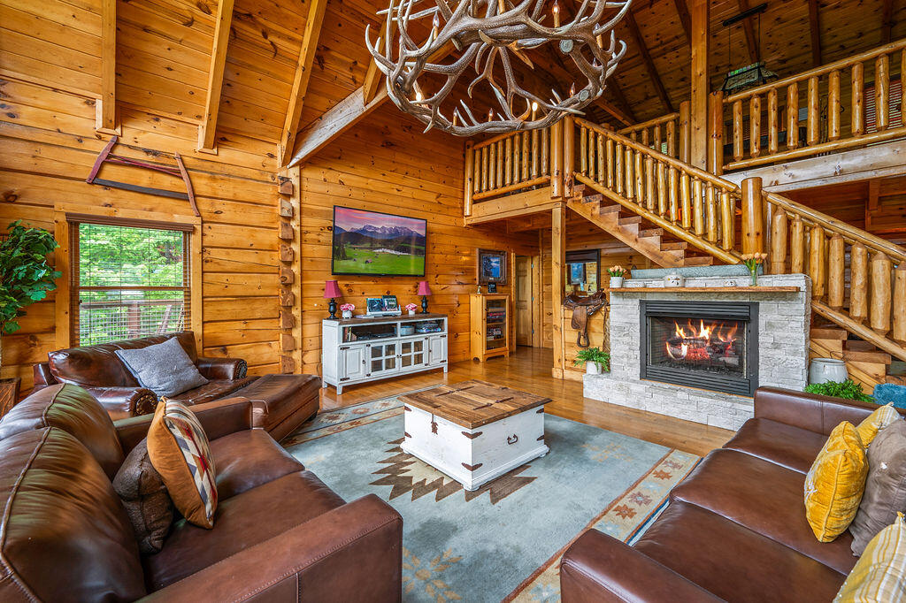 Gatlinburg, Tennessee, 37738, United States, 5 Bedrooms Bedrooms, ,6 BathroomsBathrooms,Residential,For Sale,1981295