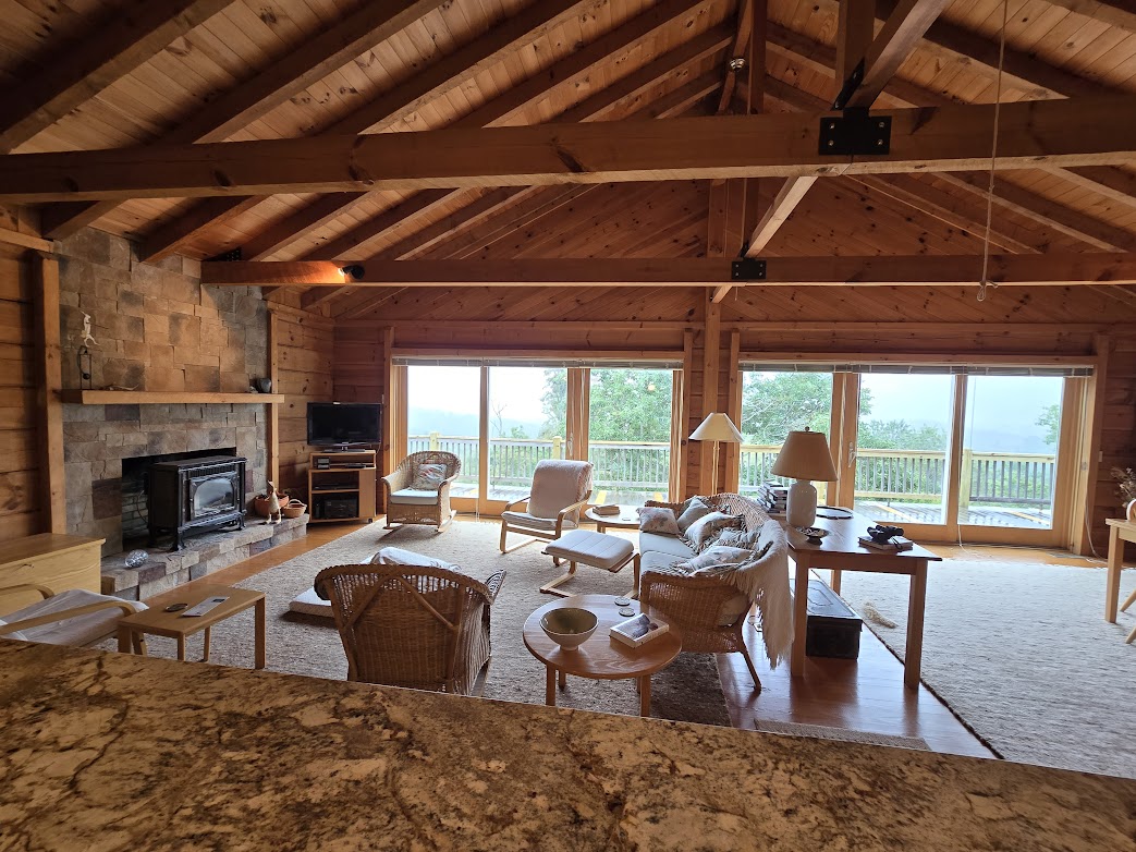 Warrensville, North Carolina, 28693, United States, 2 Bedrooms Bedrooms, ,2 BathroomsBathrooms,Residential,For Sale,1982340