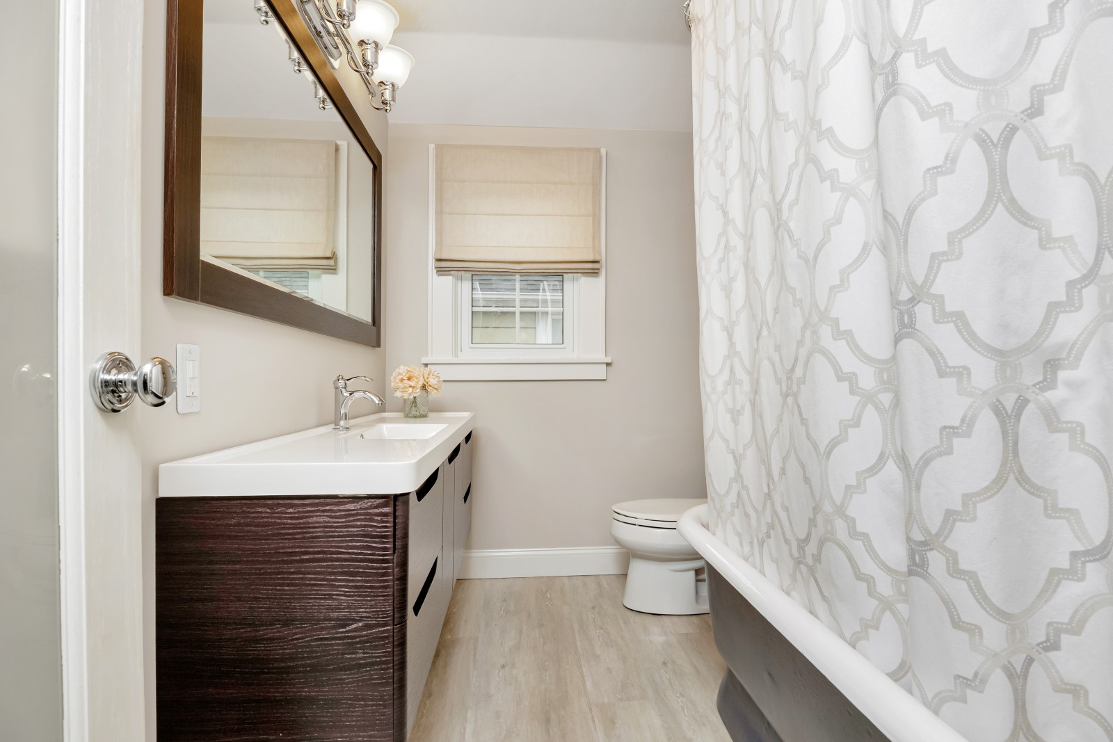 Queens Village, New York, 11428, United States, 2 Bedrooms Bedrooms, ,2 BathroomsBathrooms,Residential,For Sale,1987931