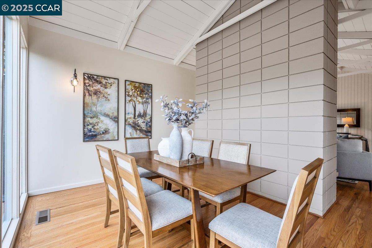 Redwood City, California, 94062, United States, 4 Bedrooms Bedrooms, ,3 BathroomsBathrooms,Residential,For Sale,1989163