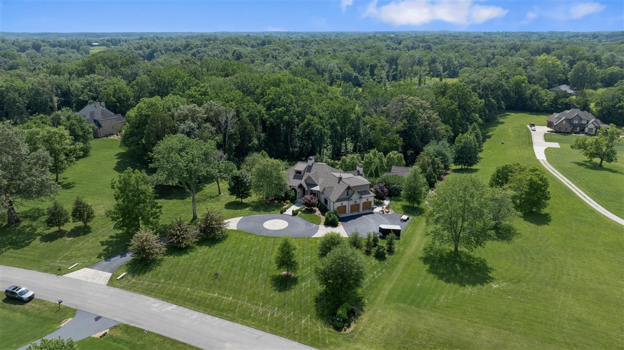 Bowling Green, Kentucky, 42103, United States, 5 Bedrooms Bedrooms, ,5 BathroomsBathrooms,Residential,For Sale,1986458