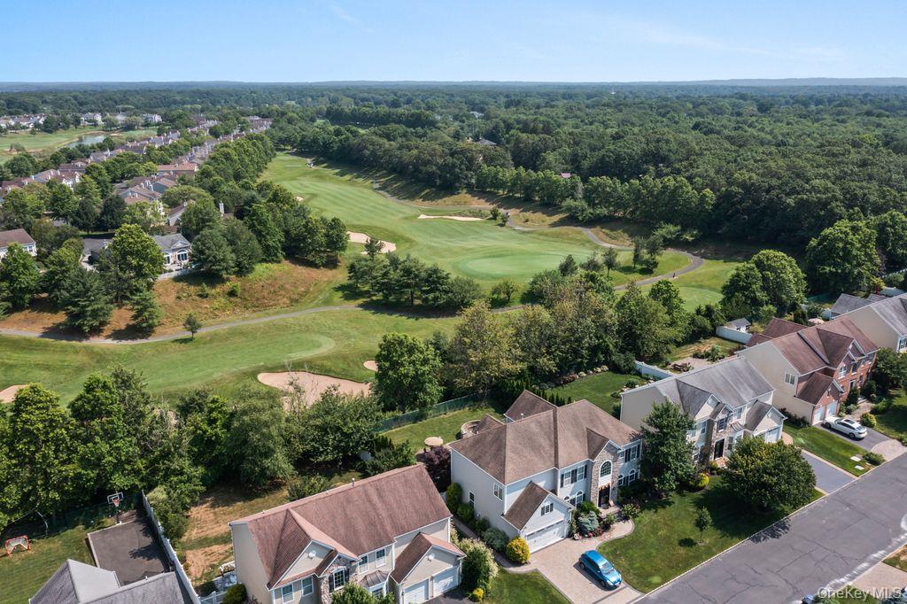 Mount Sinai, New York, 11766, United States, 4 Bedrooms Bedrooms, ,3 BathroomsBathrooms,Residential,For Sale,1934193