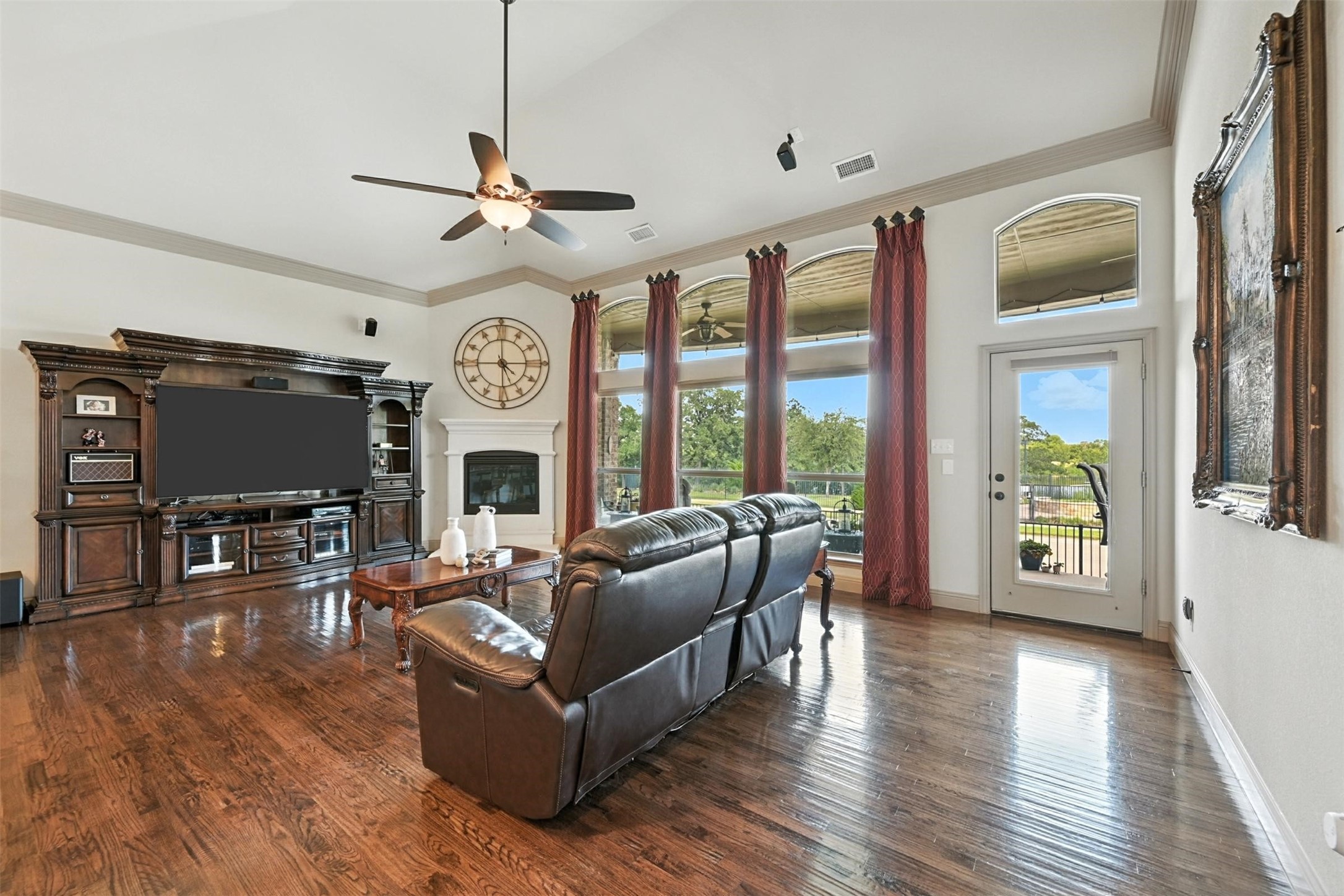 Denton, Texas, 76210, United States, 3 Bedrooms Bedrooms, ,3 BathroomsBathrooms,Residential,For Sale,1932168