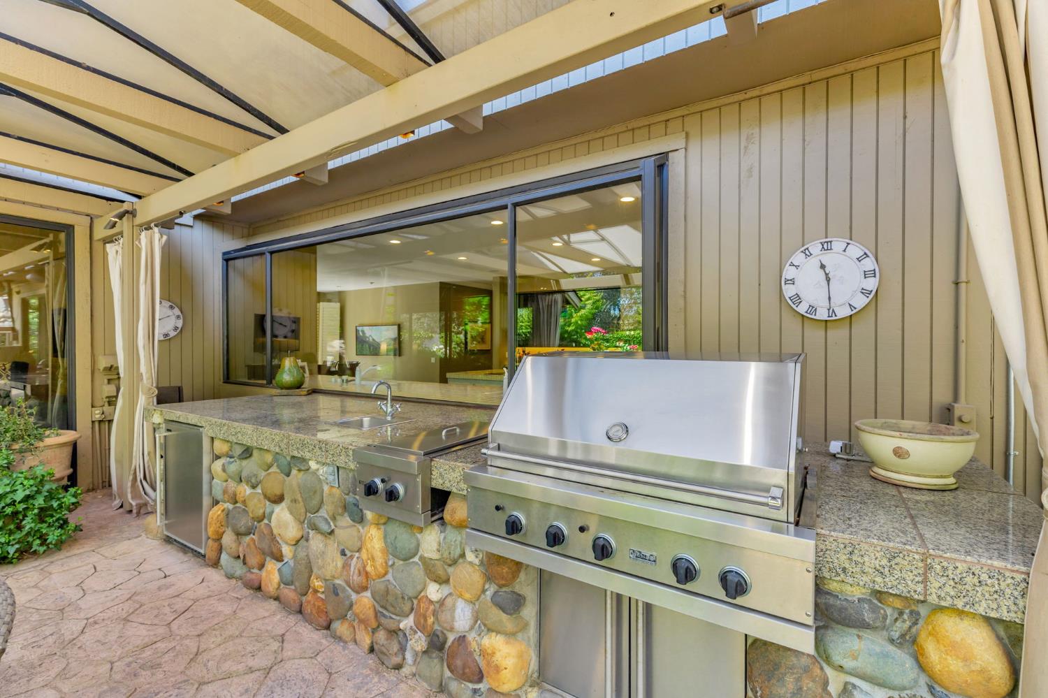 Gold River, California, 95670, United States, 4 Bedrooms Bedrooms, ,5 BathroomsBathrooms,Residential,For Sale,1987751