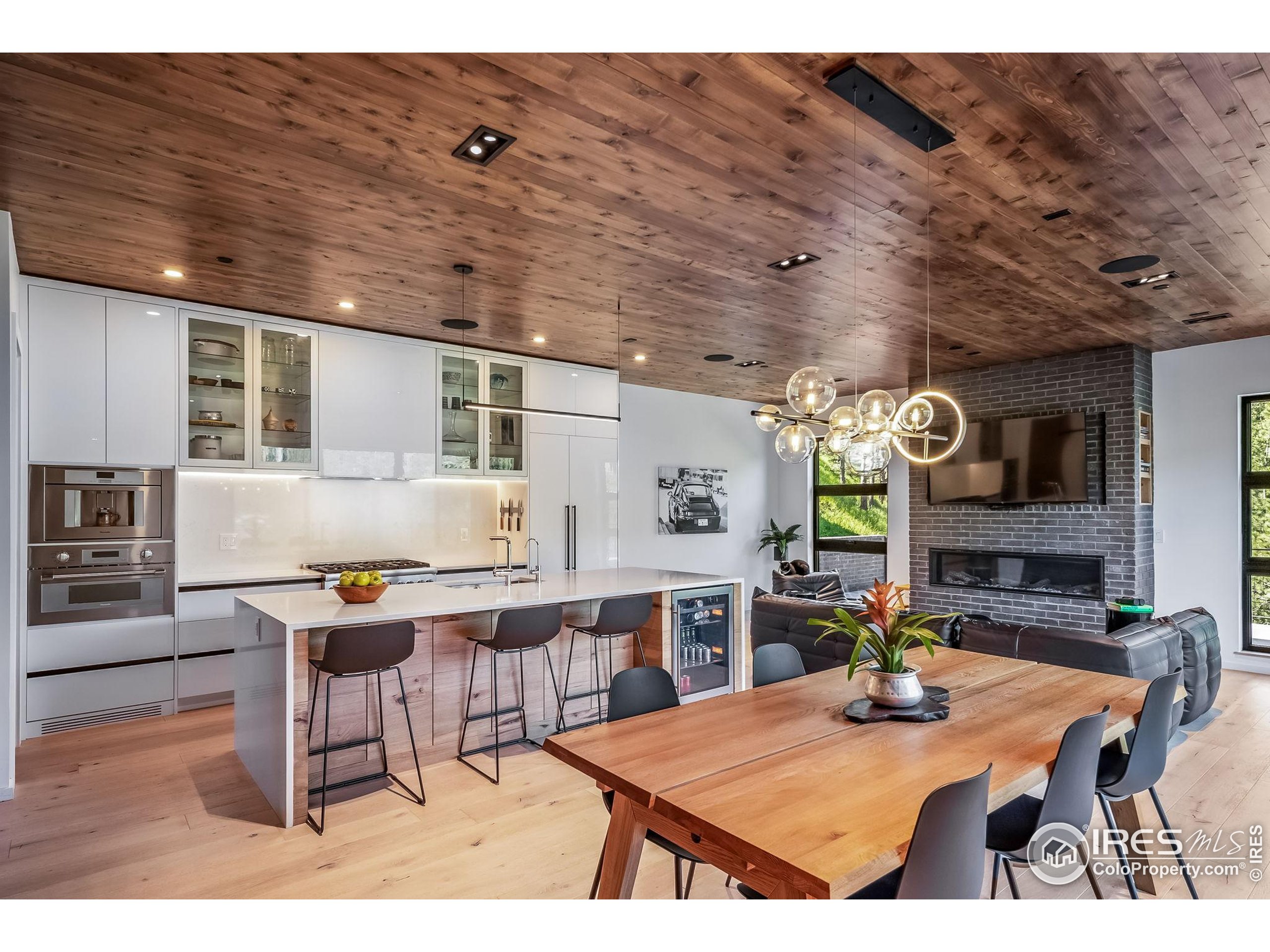 Boulder, Colorado, 80302, United States, 4 Bedrooms Bedrooms, ,3 BathroomsBathrooms,Residential,For Sale,1947999