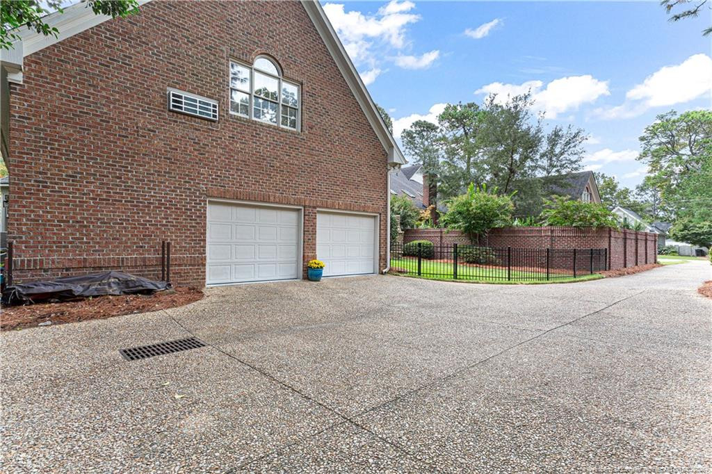 Fayetteville, North Carolina, 28305, United States, 3 Bedrooms Bedrooms, ,6 BathroomsBathrooms,Residential,For Sale,1986476