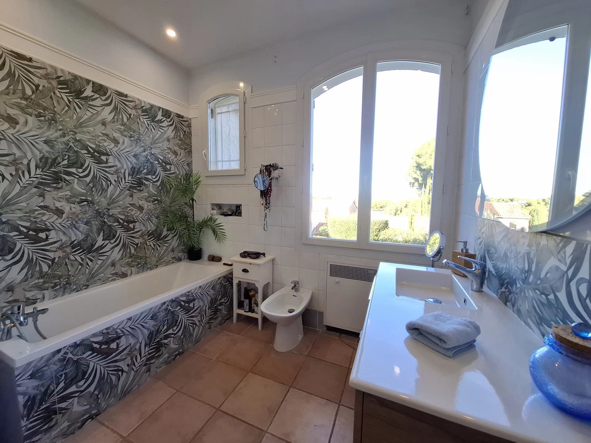 Hyères, Provence-Alpes-Côte d’Azur, 83400, FR, 3 Bedrooms Bedrooms, ,3 BathroomsBathrooms,Residential,For Sale,1987881