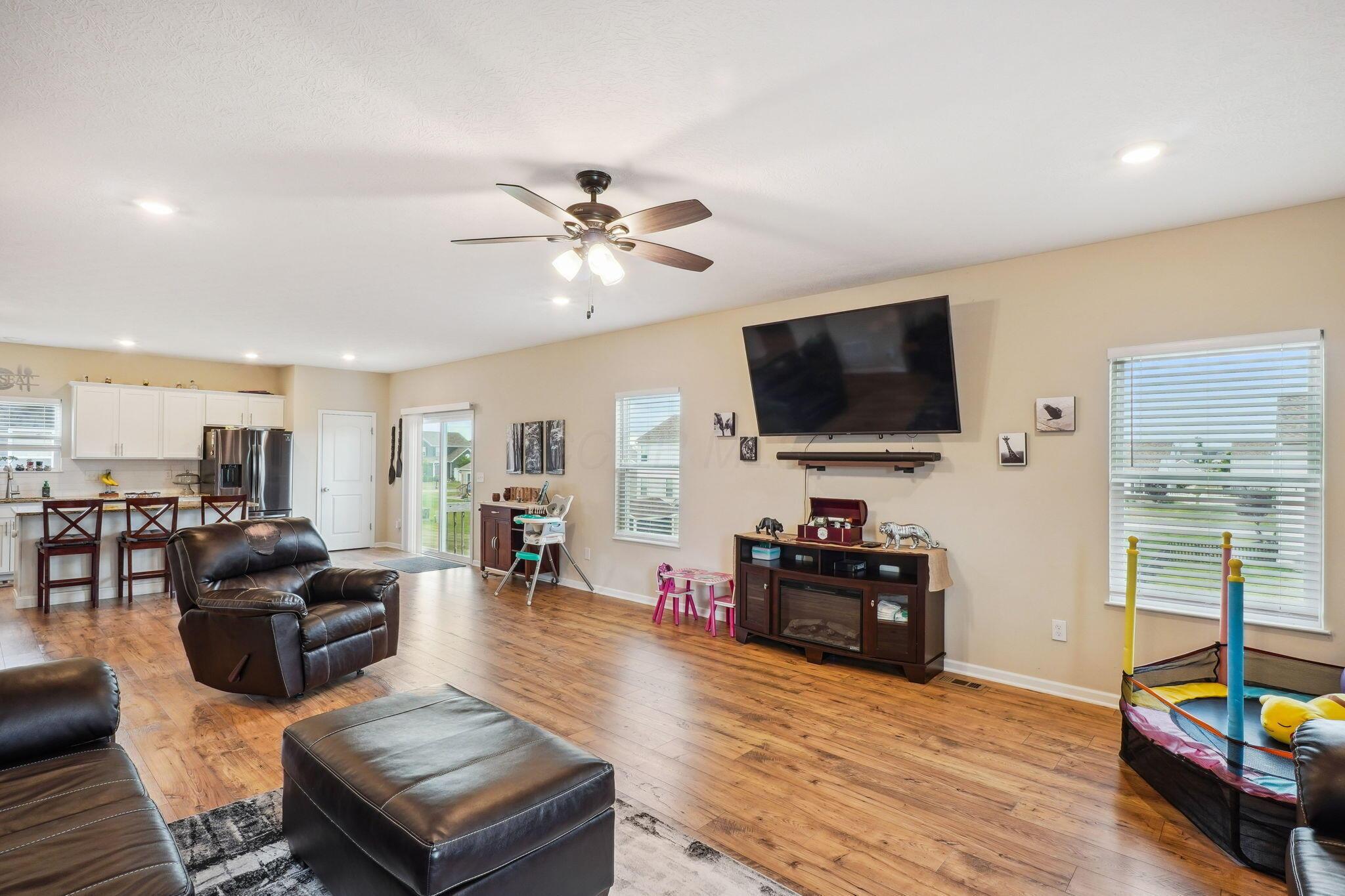 Marysville, Ohio, 43040, United States, 4 Bedrooms Bedrooms, ,3 BathroomsBathrooms,Residential,For Sale,1890378