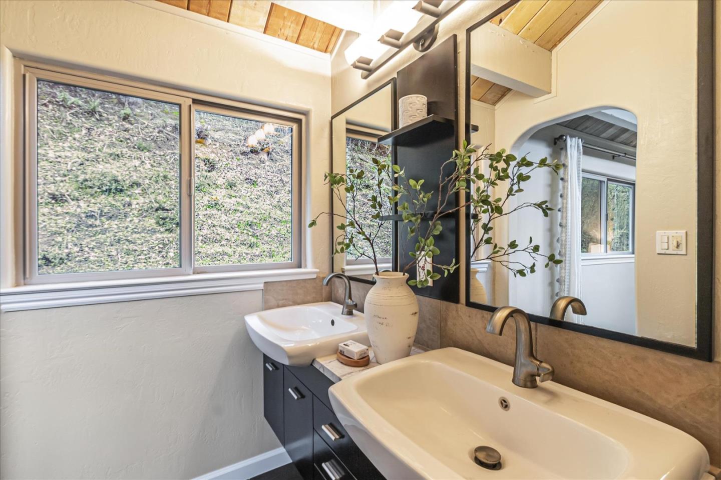 Los Gatos, California, 95030, United States, 4 Bedrooms Bedrooms, ,3 BathroomsBathrooms,Residential,For Sale,1906975