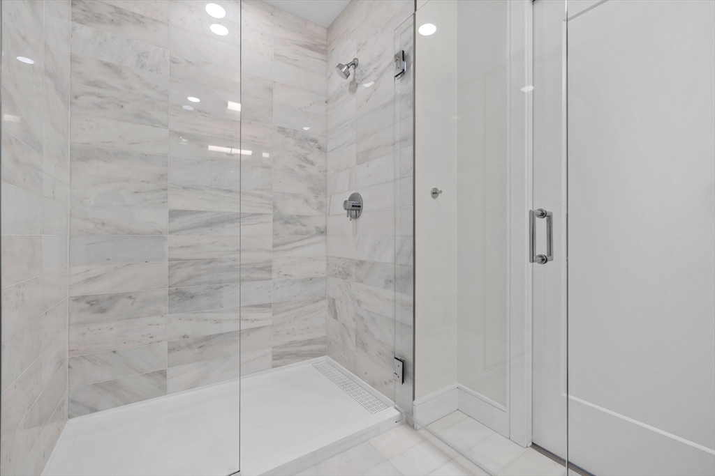 Boston, Massachusetts, 02128, United States, 2 Bedrooms Bedrooms, ,2 BathroomsBathrooms,Residential,For Sale,1929119