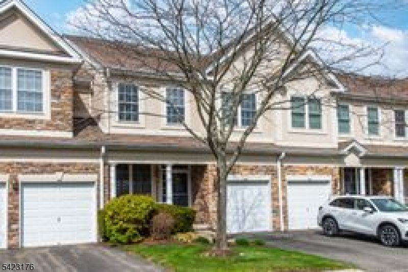 Wayne Twp., New Jersey, 07470, United States, 3 Bedrooms Bedrooms, ,3 BathroomsBathrooms,Residential,For Sale,2037003