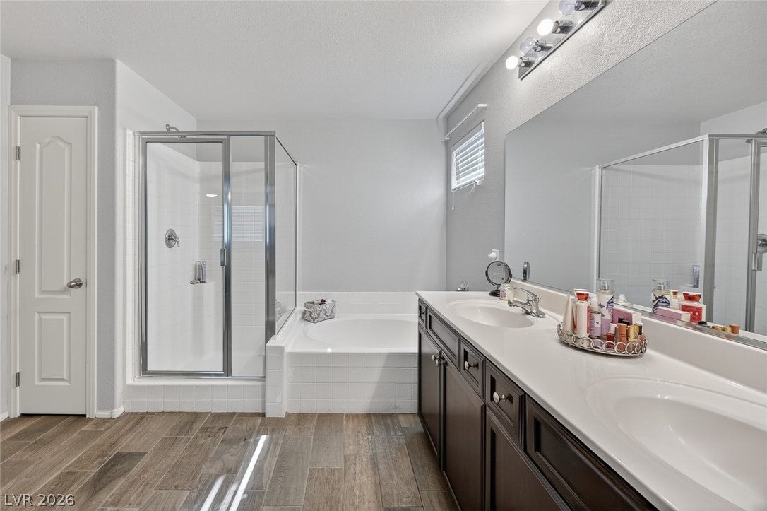 Las Vegas, Nevada, 89129, United States, 4 Bedrooms Bedrooms, ,3 BathroomsBathrooms,Residential,For Sale,2023651