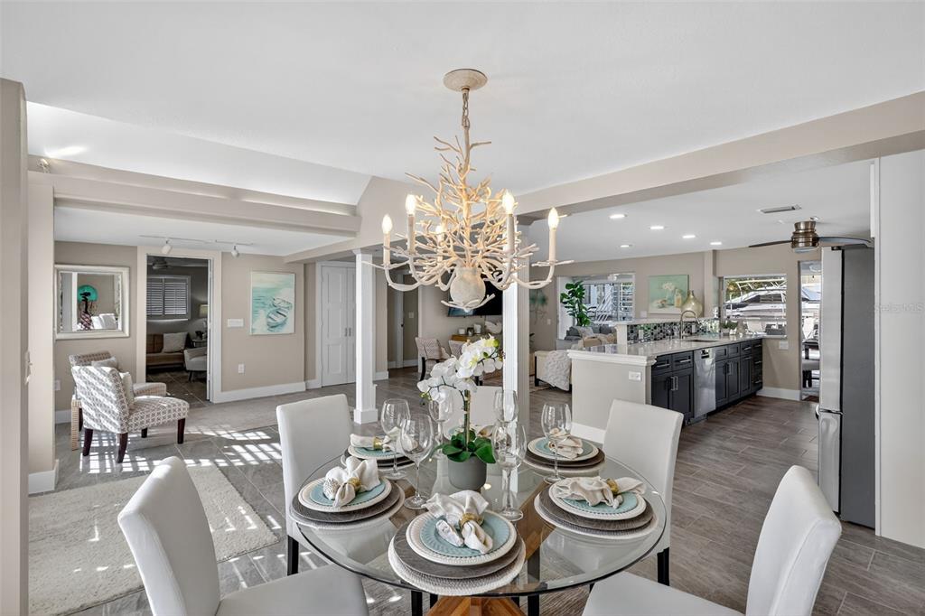 Longboat Key, Florida, 34228, United States, 3 Bedrooms Bedrooms, ,2 BathroomsBathrooms,Residential,For Sale,1990986