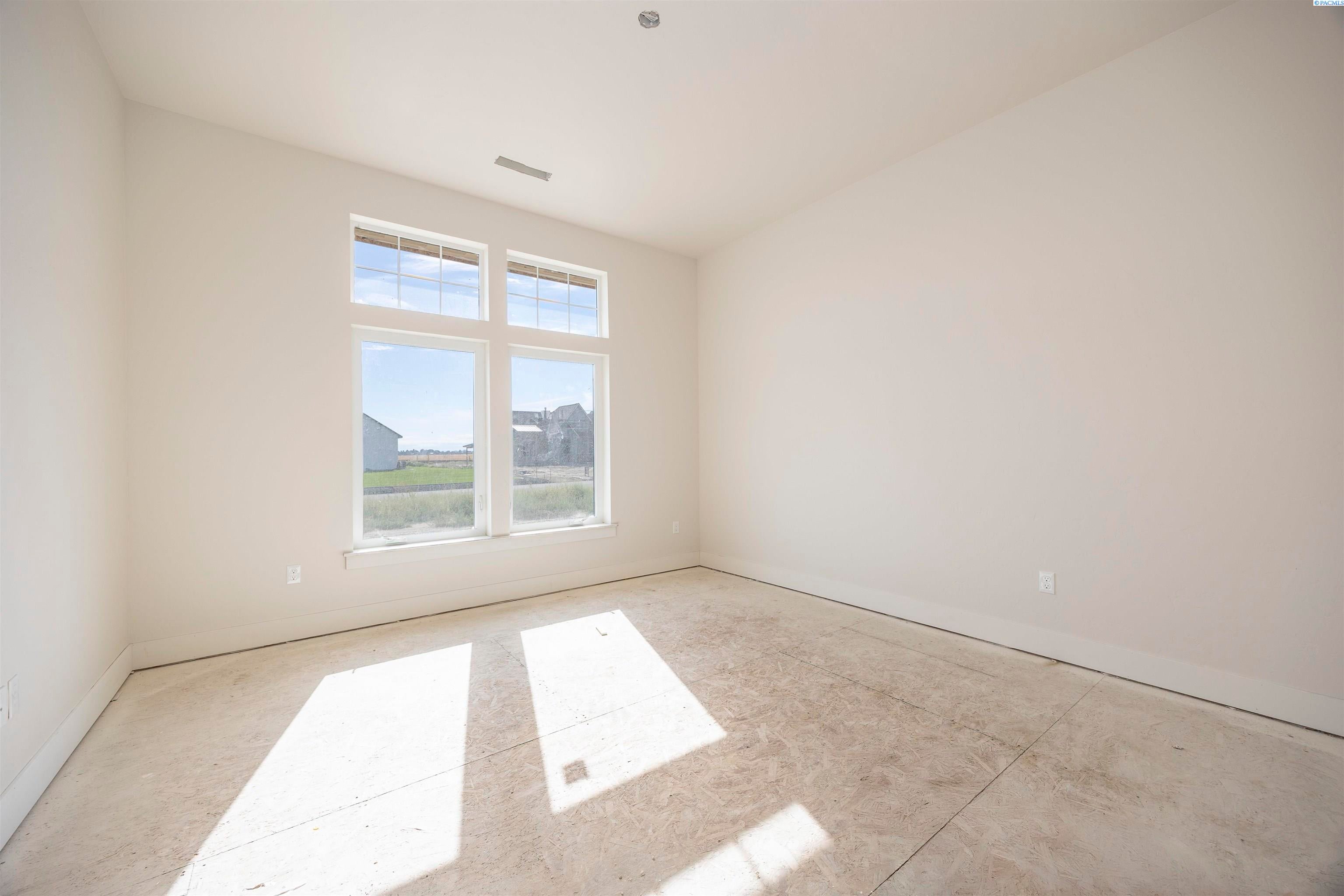 Kennewick, Washington, 99338, United States, 4 Bedrooms Bedrooms, ,3 BathroomsBathrooms,Residential,For Sale,1835478