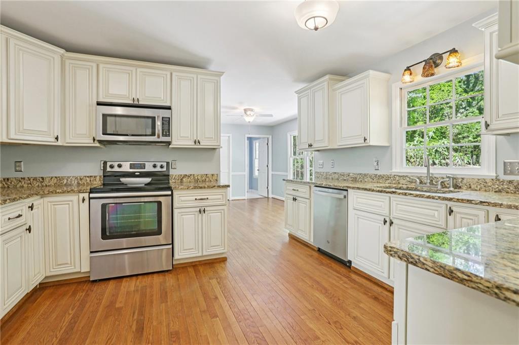 Marietta, Georgia, 30068, United States, 5 Bedrooms Bedrooms, ,4 BathroomsBathrooms,Residential,For Sale,2037798