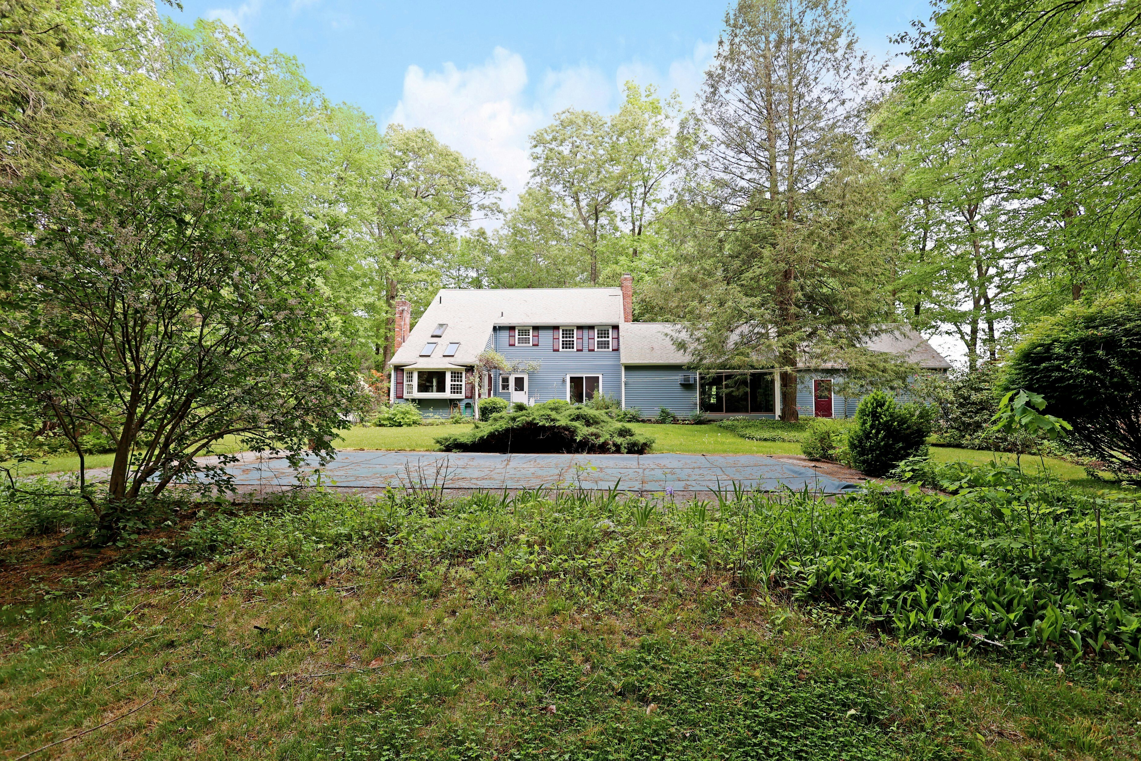  Classic New England Colonial - 物件實景