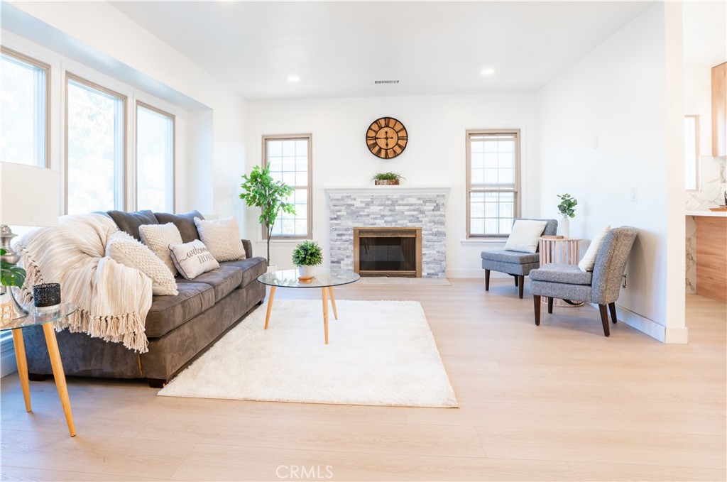 Inglewood, California, 90305, United States, 3 Bedrooms Bedrooms, ,2 BathroomsBathrooms,Residential,For Sale,1925175