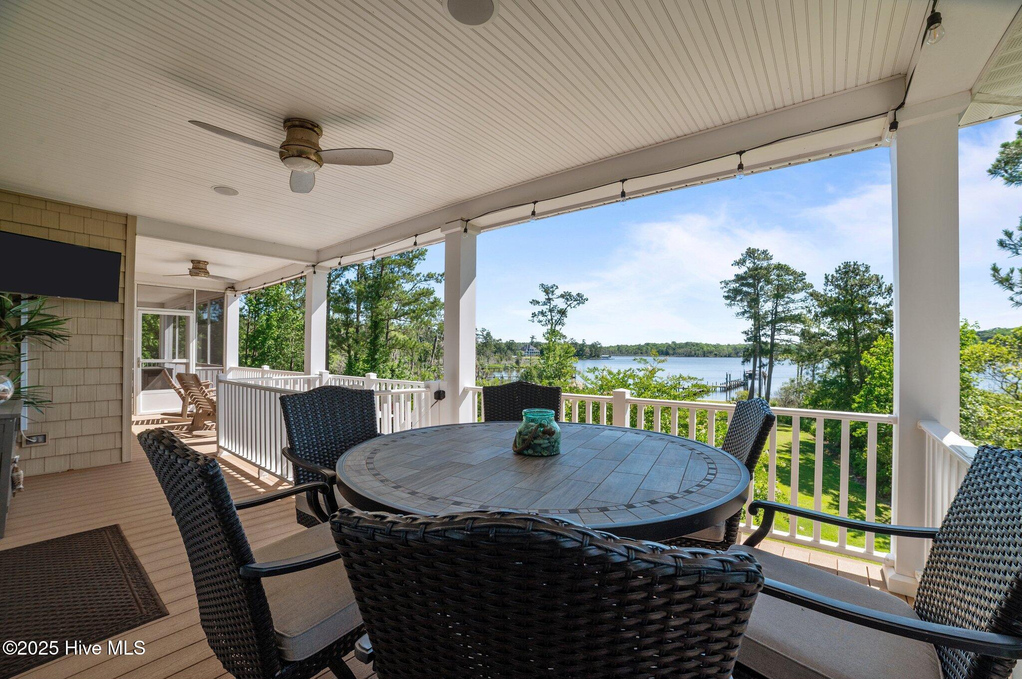 Chocowinity, North Carolina, 27817, United States, 4 Bedrooms Bedrooms, ,5 BathroomsBathrooms,Residential,For Sale,1827727