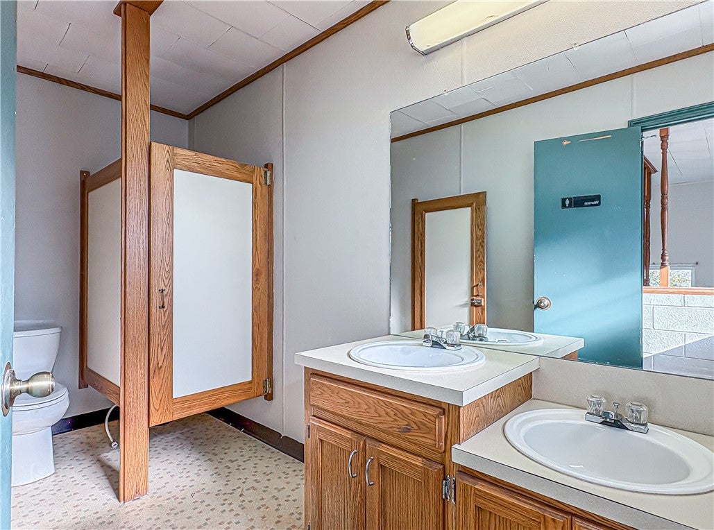 Berryville, Arkansas, 72616, United States, 3 Bedrooms Bedrooms, ,2 BathroomsBathrooms,Residential,For Sale,1994885