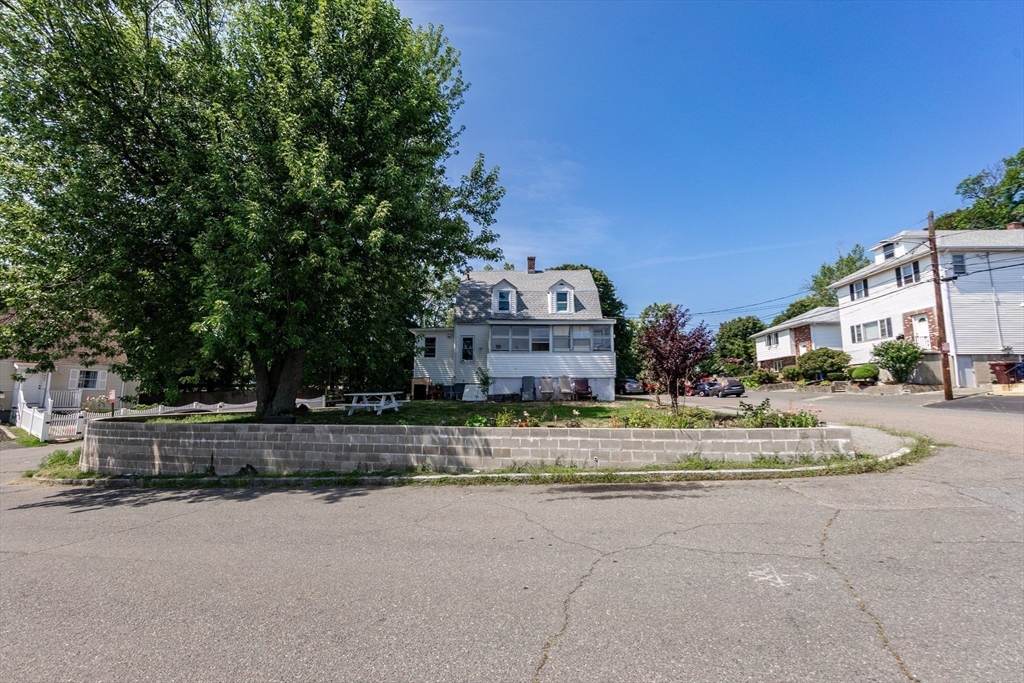 Revere, Massachusetts, 02151, United States, 3 Bedrooms Bedrooms, ,2 BathroomsBathrooms,Residential,For Sale,1942979
