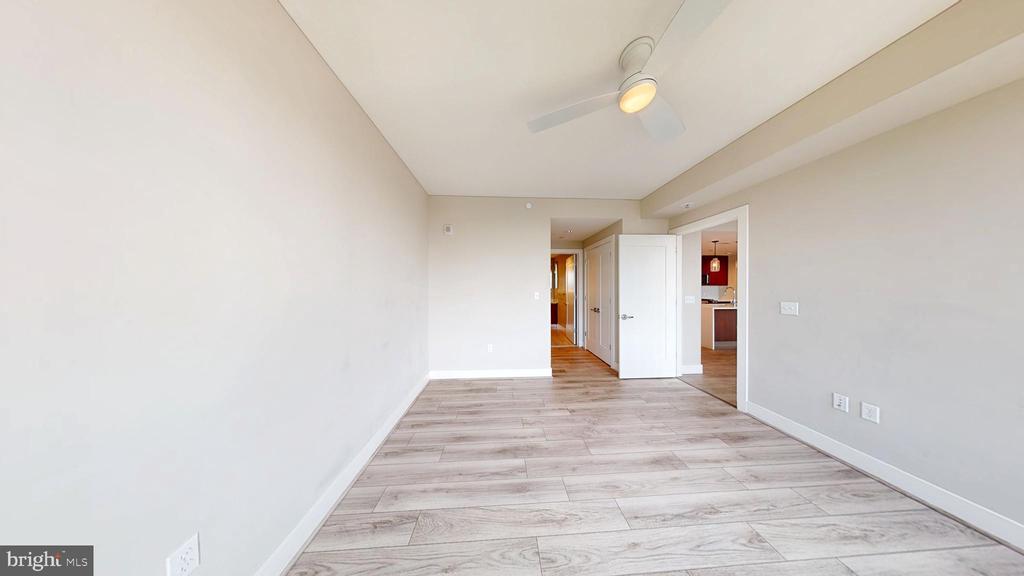 Rockville, Maryland, 20852, United States, 2 Bedrooms Bedrooms, ,2 BathroomsBathrooms,Residential,For Sale,1861250