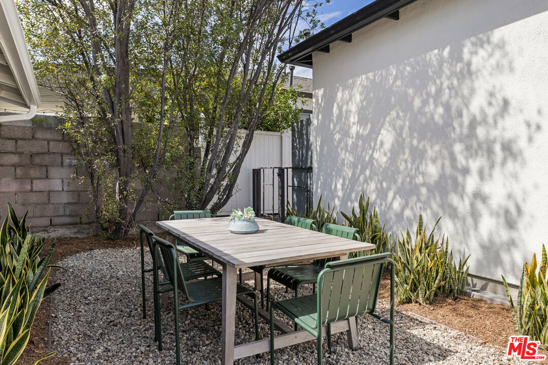 Los Angeles, California, 90031, United States, 5 Bedrooms Bedrooms, ,Residential,For Sale,2000759