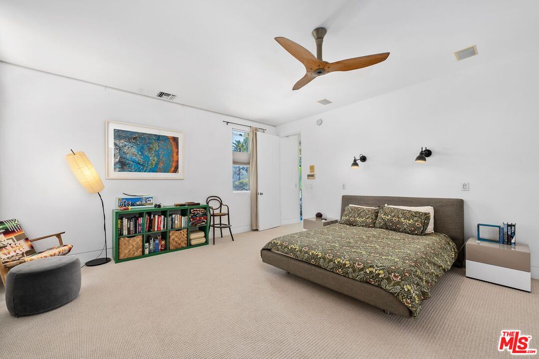 Venice, California, 90291, United States, 4 Bedrooms Bedrooms, ,4 BathroomsBathrooms,Residential,For Sale,1926607