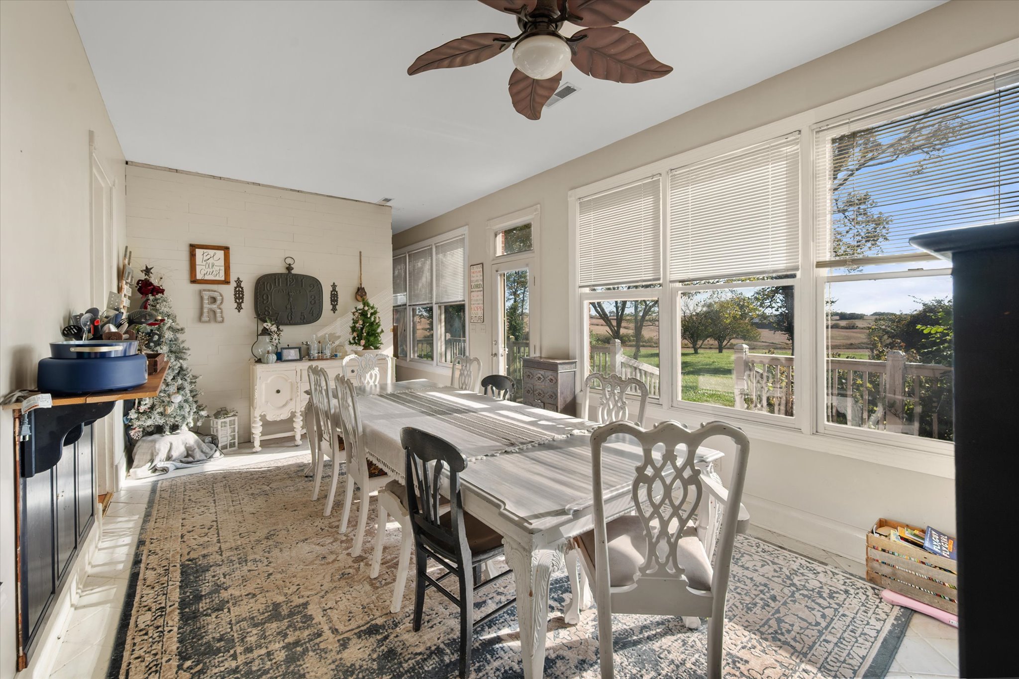 Shelbyville, Kentucky, 40065, United States, 4 Bedrooms Bedrooms, ,3 BathroomsBathrooms,Residential,For Sale,1986481