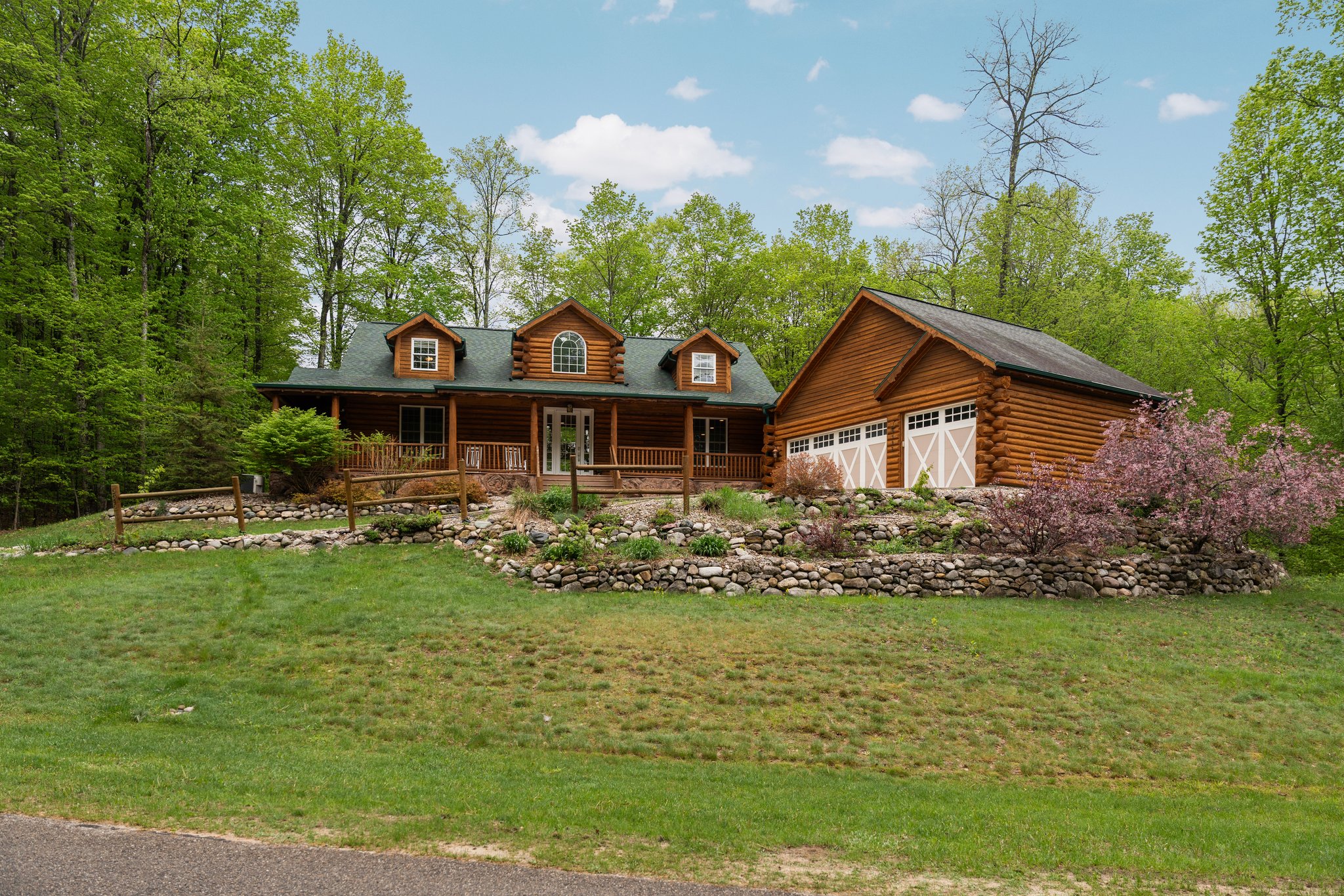 Bellaire, Michigan, 49615, United States, 5 Bedrooms Bedrooms, ,4 BathroomsBathrooms,Residential,For Sale,1826987