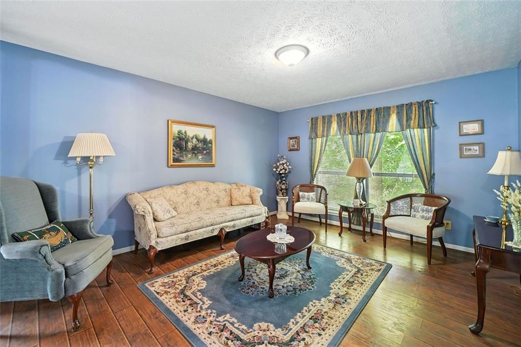 Roswell, Georgia, 30076, United States, 5 Bedrooms Bedrooms, ,4 BathroomsBathrooms,Residential,For Sale,1917059